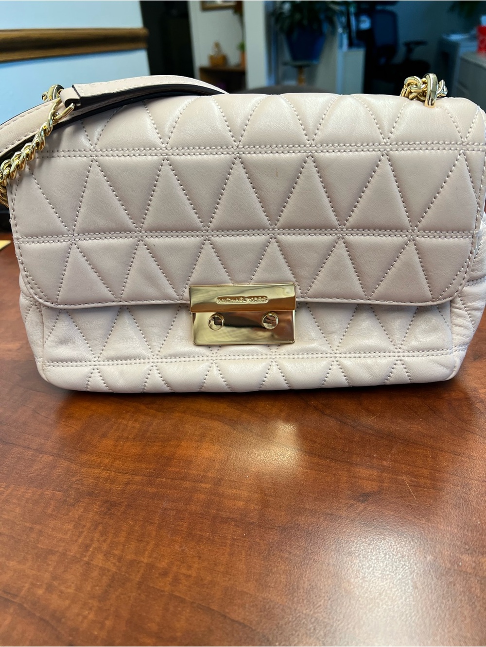 Michael Kors Quilted Sloan  Crossbody Bag in Pale Pink with Gold Hardware - Picture 2 of 13